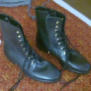Stuart Weitzman boots six and a half